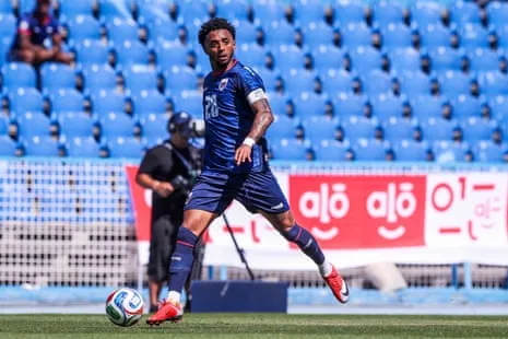 Ryan Mendes runs with the ball during Cape Verde’s friendly against Serbia in Lisbon.