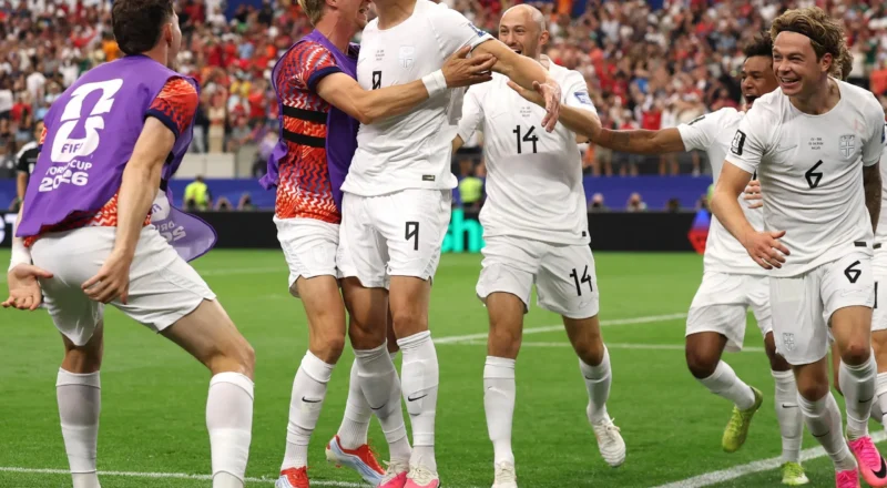 Erling Haaland fires Norway into last 16 with dramatic winner against Côte d’Ivoire