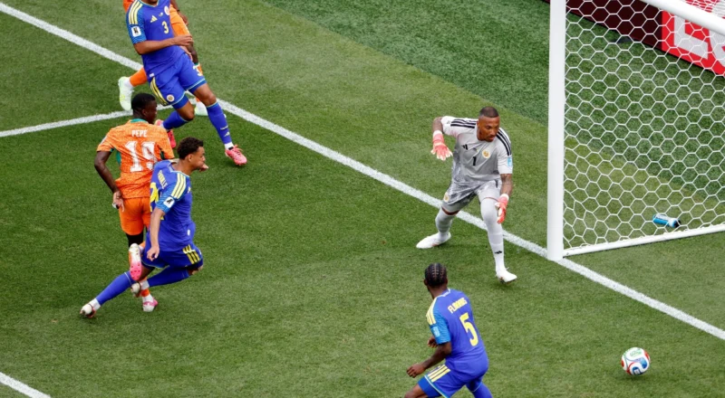 Côte d’Ivoire into World Cup knockouts for first time as Pépé finishes off Curaçao