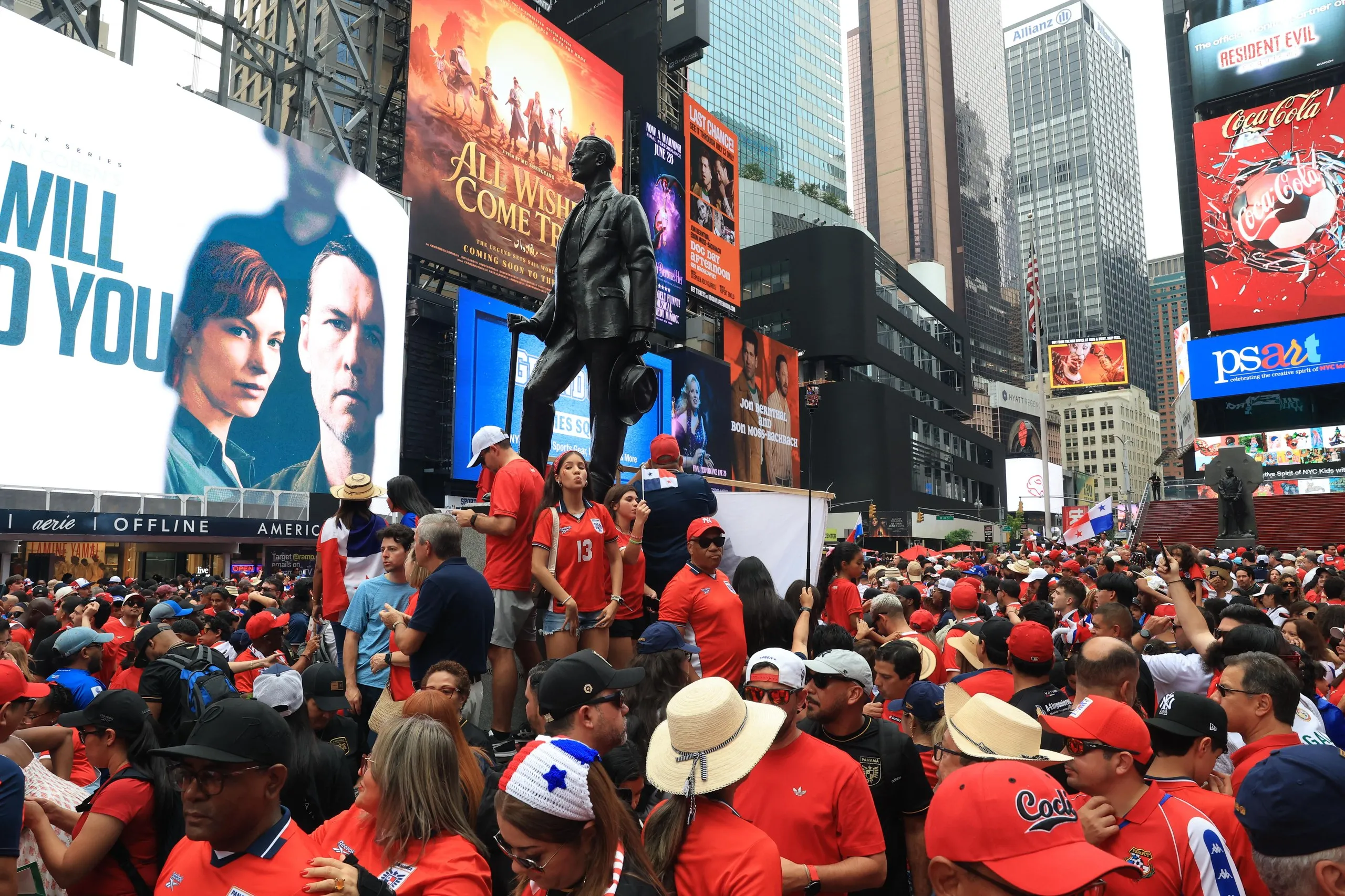 Panama fans gather in Times Square