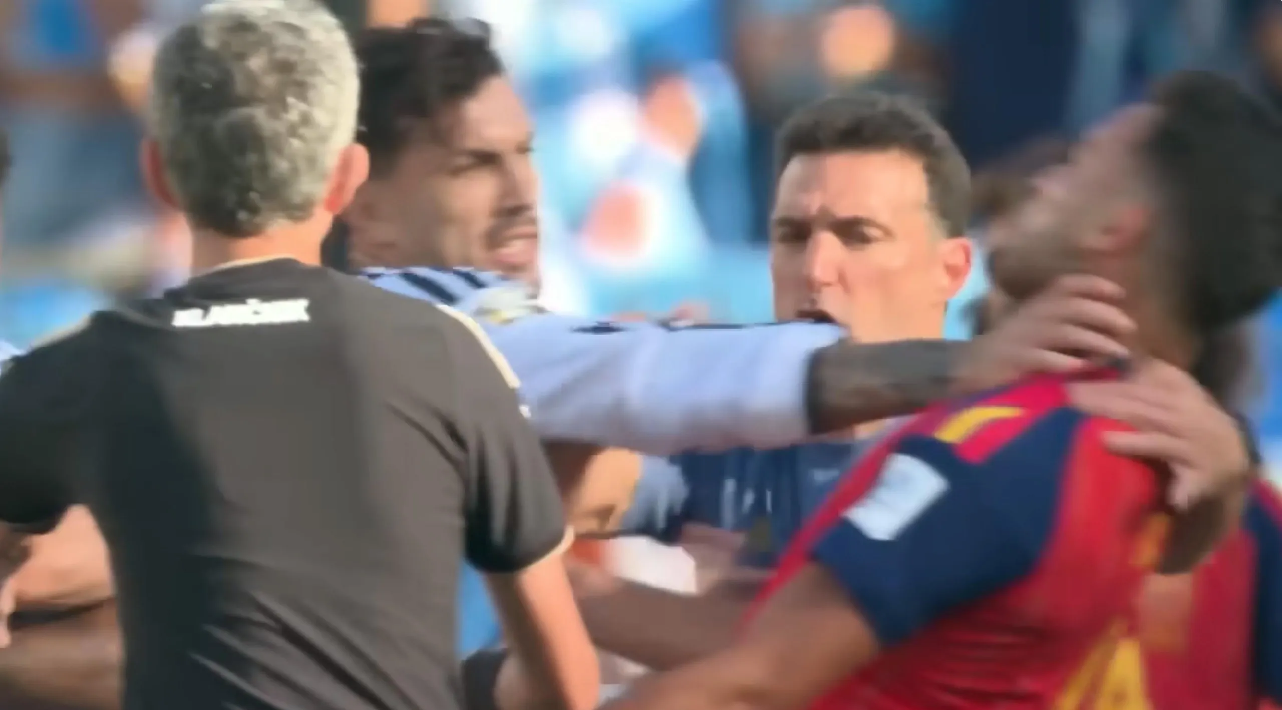 Leandro Paredes grabs Eric Garcia by the throat