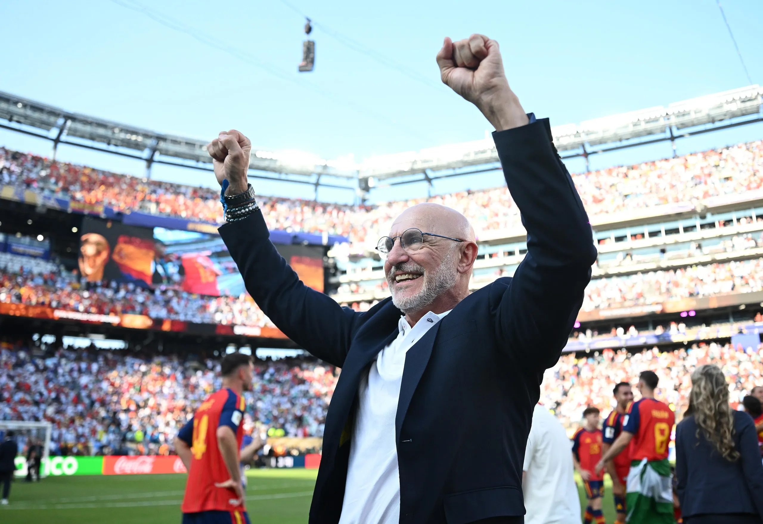 Luis de la Fuente celebrates at New York New Jersey Stadium.