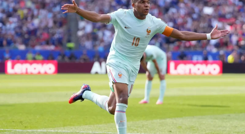 Mbappé stunner ends Morocco resistance to send France into World Cup semi-finals